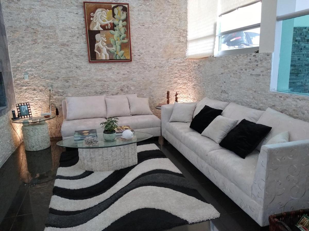 Habitacion Matrimonial Con Cama Y Sofa Para Cuatro Personas Tlaxcalancingo Eksteriør billede