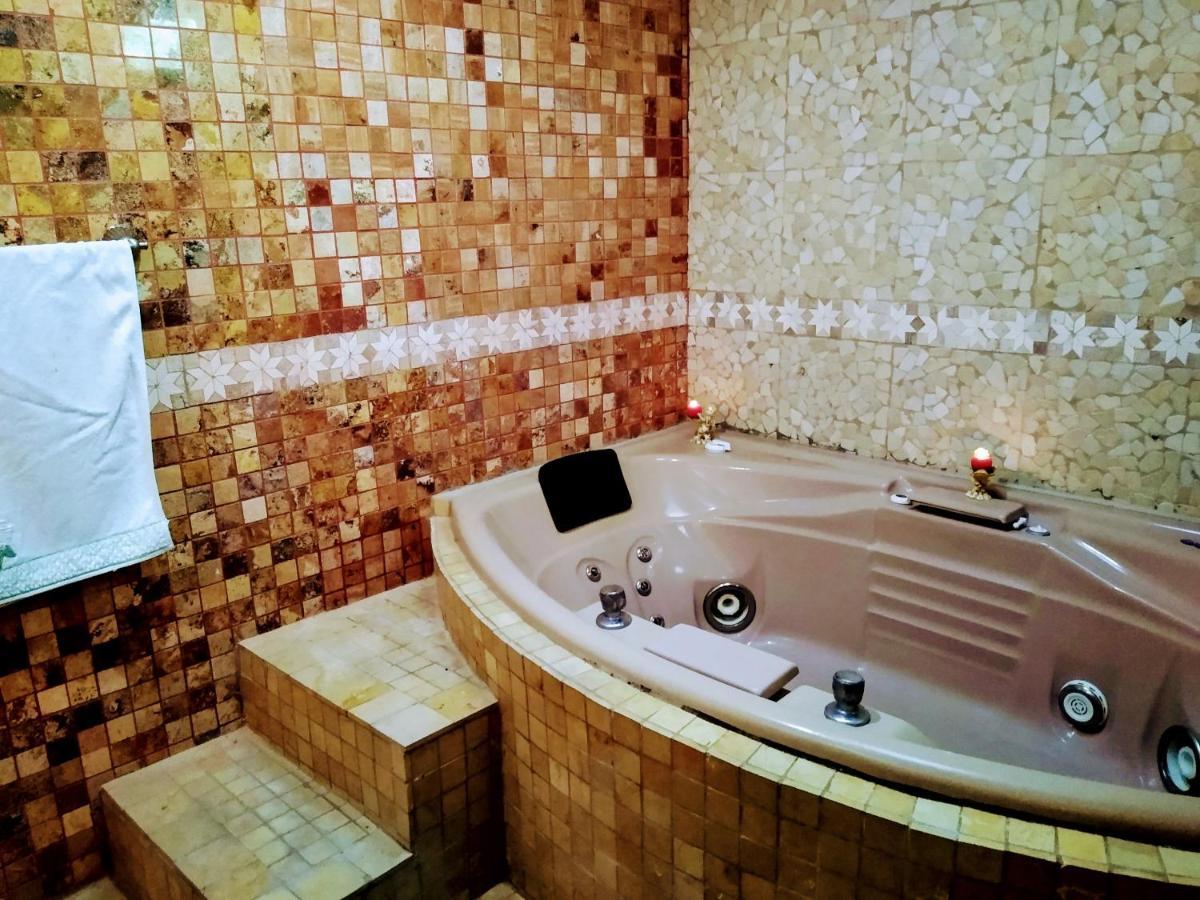 Habitacion Matrimonial Con Cama Y Sofa Para Cuatro Personas Tlaxcalancingo Eksteriør billede