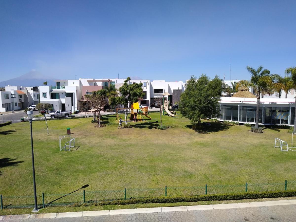 Habitacion Matrimonial Con Cama Y Sofa Para Cuatro Personas Tlaxcalancingo Eksteriør billede