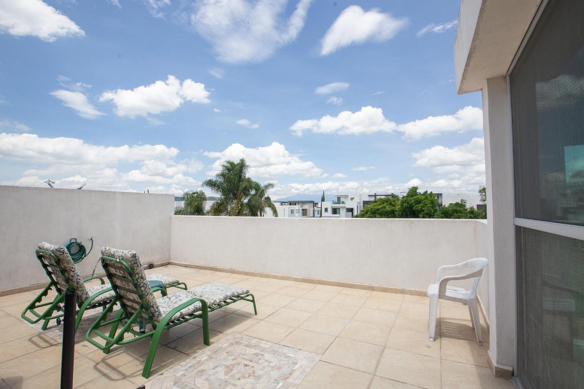 Habitacion Matrimonial Con Cama Y Sofa Para Cuatro Personas Tlaxcalancingo Eksteriør billede